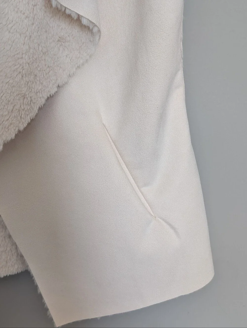 Le Luce Cream Faux Suede and Shearling Open Front Vest